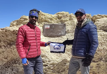 صعود موفق کارکنان شرکت سپنتا صنعت به قله دماوند